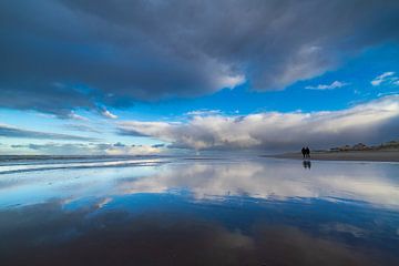 Reflection on the beach Noordwijk by Yanuschka | Fotografie Noordwijk