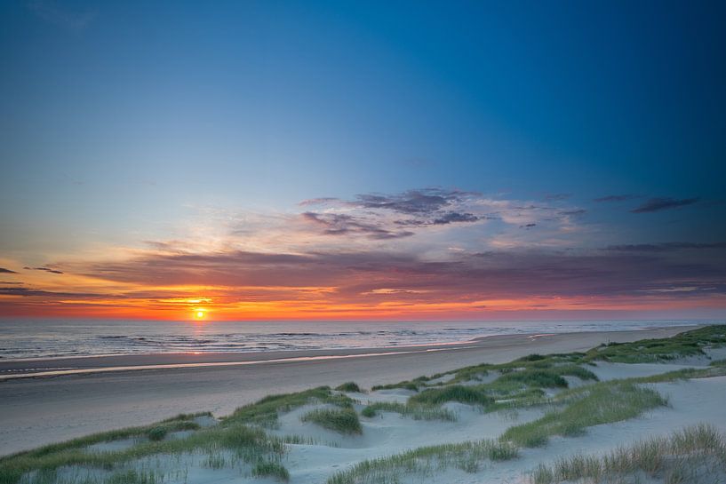 Sunset post 15 by Axel Lap