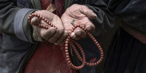 With open hands to Phugtal monastery