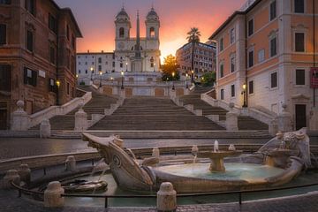 Leere Spanische Treppe bei Sonnenaufgang in Rom - Italien von Roy Poots