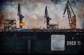 Staal ontmoet maanlicht - havenpoëzie bij nacht van Sabine Wagner