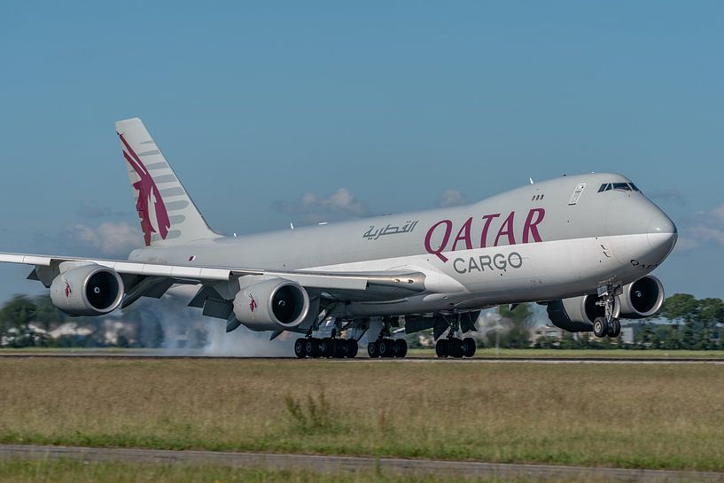 Die wunderschöne viermotorige Water Airways Boeing 747-8 Cargo ist soeben bei schönstem Sonnenschein von Jaap van den Berg
