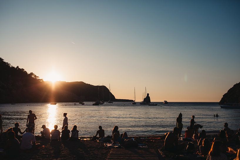 Romantisch zonsondergang op een strand op Ibiza | Natuur | Landschapsfotografie van eighty8things