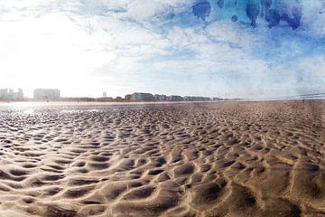 Vaste Zandstrand Met Stedelijke Skyline Onder Heldere Blauwe Hemel Met Getextureerd Effect