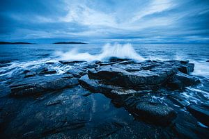 Action des vagues contre les rochers sur Martijn Smeets