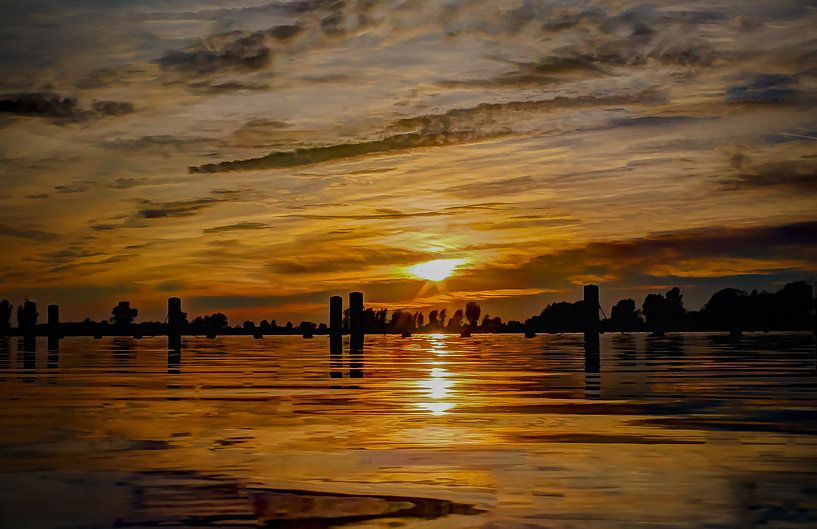 Theme:Sunset, Vianen, The Netherlands by Maarten Kost