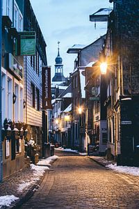 Straße in Monschau Deutschland am Abend