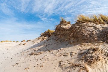Sand cliff at Hargen aan Zee by Rob Donders Beeldende kunst