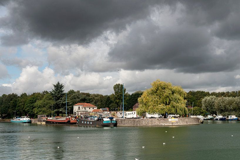 Canal Nimy-Blaton-Péronnes by Richard Wareham