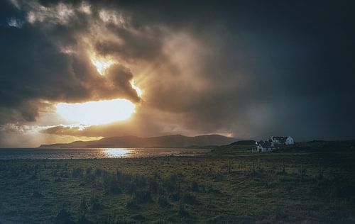 Neist Point klif in idyllisch Schotland bij de Highlands op het eiland Skye.