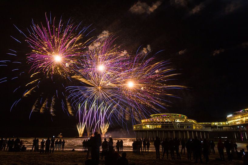 Vuurwerk op de zee bij Scheveningen Pier  par Dexter Reijsmeijer