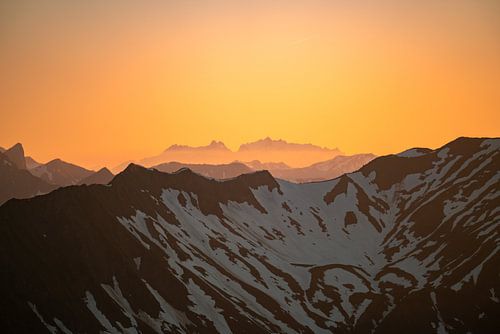 Zicht op de Säntis in de avondzon