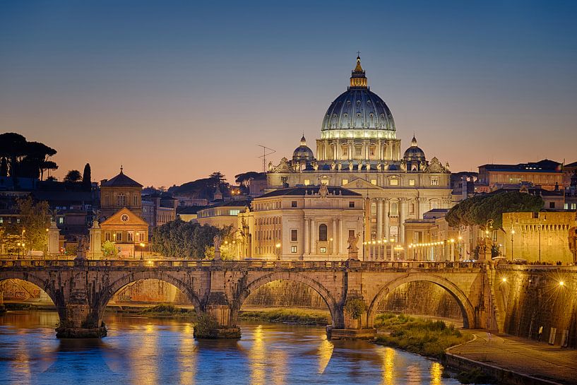 Vaticaan bij zonsondergang II van Sjoerd Mouissie