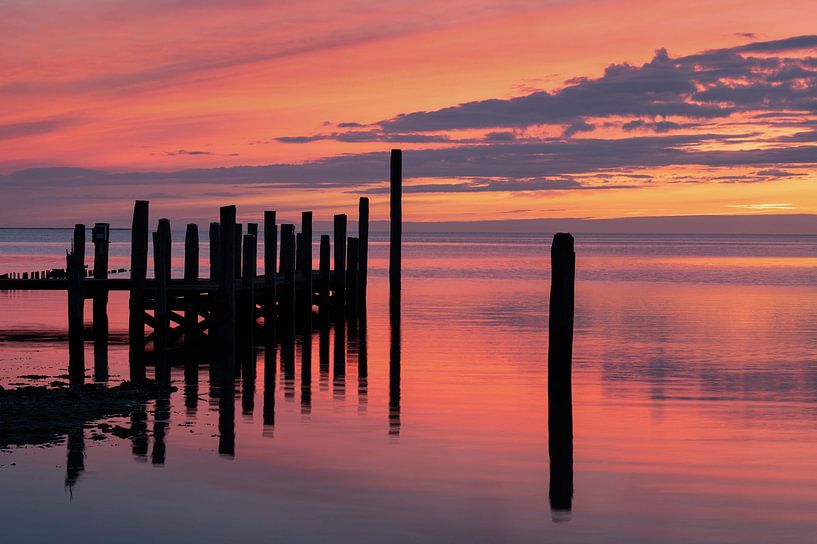 Little harbour of Sil at sunrise by Laurents ten Voorde