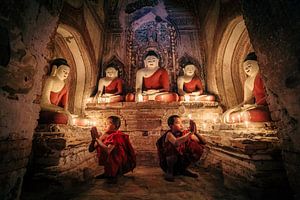 Junger Mönch in den Tempeln von Bagan