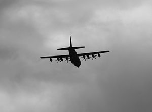 Silhouette eines Flugzeugs