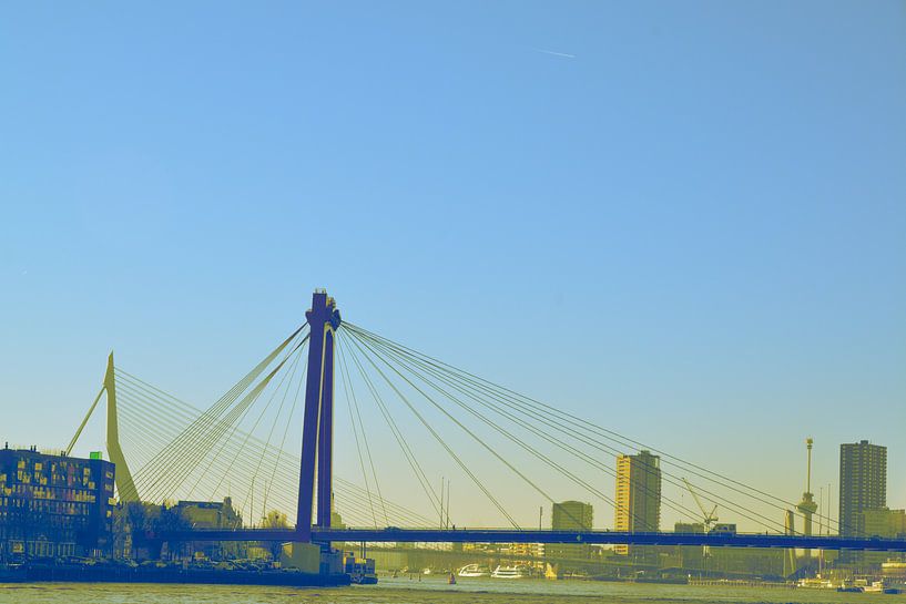 Rotterdam - Willemsbrug en omgeving - in blauw/oker tinten by Ineke Duijzer