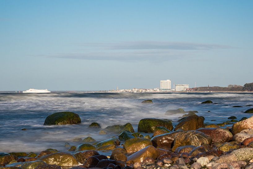 Stones on shore of the Baltic Sea van Rico Ködder