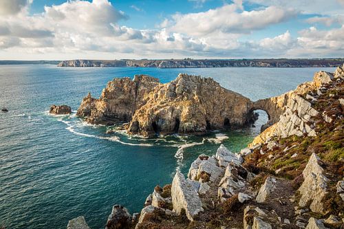 Felsküste beim Chateau de Dinan, Crozon-Halbinsel, Bretagne von Christian Müringer
