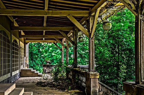 Verlaten veranda RawBird Photo's Wouter Putter