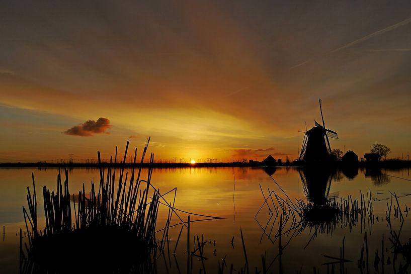 Kleurrijke zonsopkomst in een Hollands landschap van G. de Wit