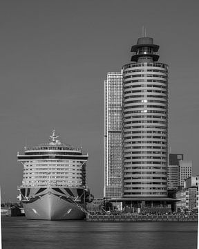 Rotterdam kop van zuid  zwart / wit van Sander Groenendijk