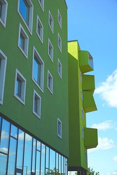 Zijaanzicht van flatgebouw in Ørsted, Kopenhagen, Denemarken van Folkert Jan Wijnstra
