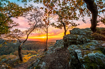 Herbstlicher Sonnenuntergang im Taunus am Zacken