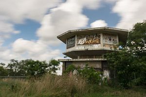 Verlassenes und baufälliges Stellwerk in Nijmegen