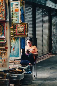 Levendig Straatleven in Bangkok, Thailand: Een Glimp van Lokale Cultuur van Troy Wegman