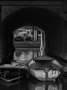 Zwei alte Boote in Amsterdam