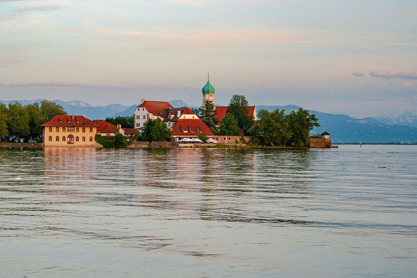 Sunset over Wasserburg by Leo Schindzielorz