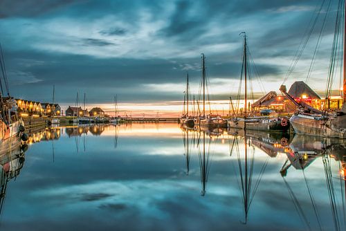 Zonsondergang in de haven van Stavoren