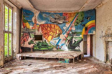 Russian legacies on a military barracks by Gentleman of Decay