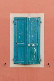 Volets en bois colorés