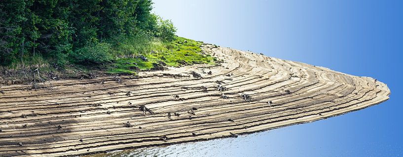 sandwich shore by Stefan Havadi-Nagy