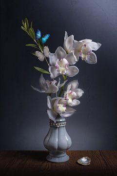 Blumenstillleben Blue Pearl von Sandra Hazes