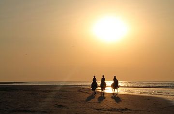 Zonsondergang aan de Zeeuwse kust van Tineke Mols