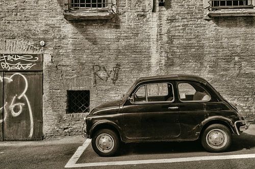 Fiat 500 in Bologna. by Ron van der Stappen