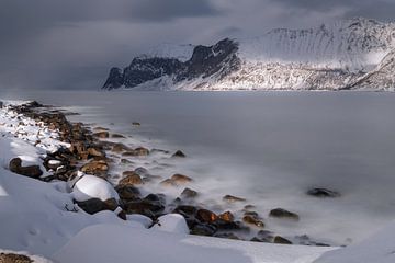 Mefjordvær in winter van Marco Lodder