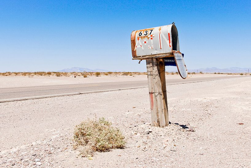Boîte aux lettres dans la Vallée de la Mort, USA par Lars-Olof Nilsson