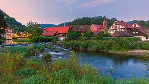 Fachwerkhäuser in Schiltach bei Sonnenaufgang
