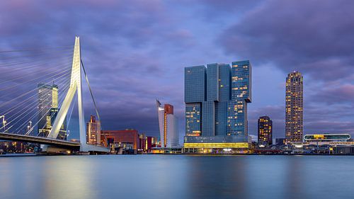 Erasmusbrücke bei Nacht von Brahim Hannane