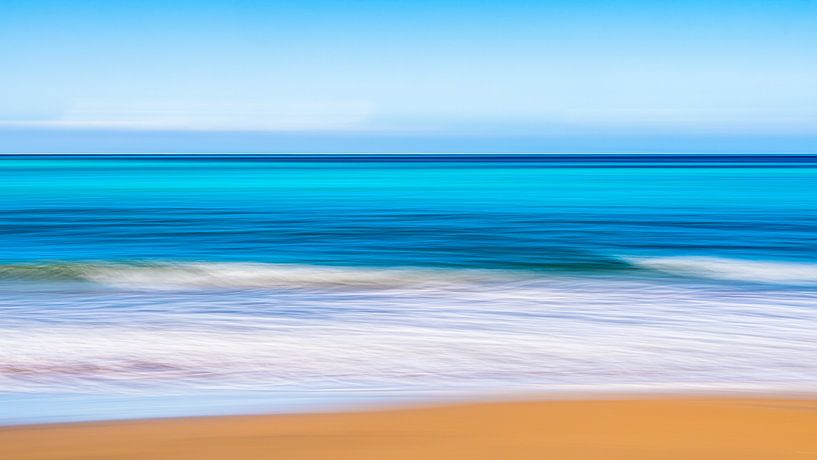 Blur Sea 4 by Vincent L.