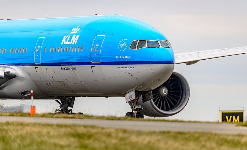 KLM Boeing 777-200 &quot;Pont du Gard&quot;. by Jaap van den Berg