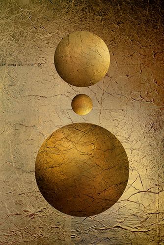 Round Shapes in Metal. 3 Contemporary.