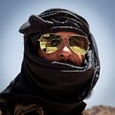 Bedoeïne woestijngids in Petra, Jordanië. van Wim van Gerven thumbnail