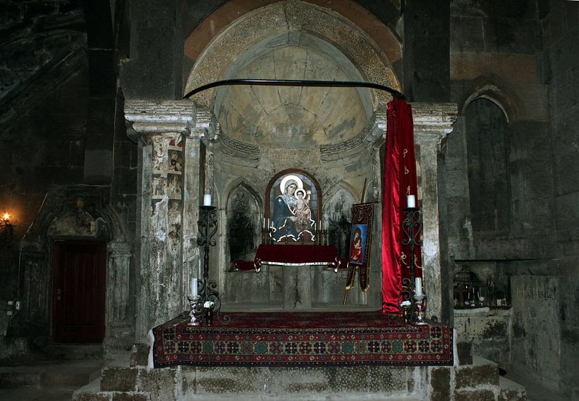 Das Innere der Armenischen Apostolischen Kirche. von Mikhail Pogosov