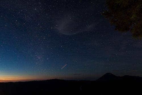 Ciel étoilé au-dessus du volcan Bromo sur Stephanie de Geus