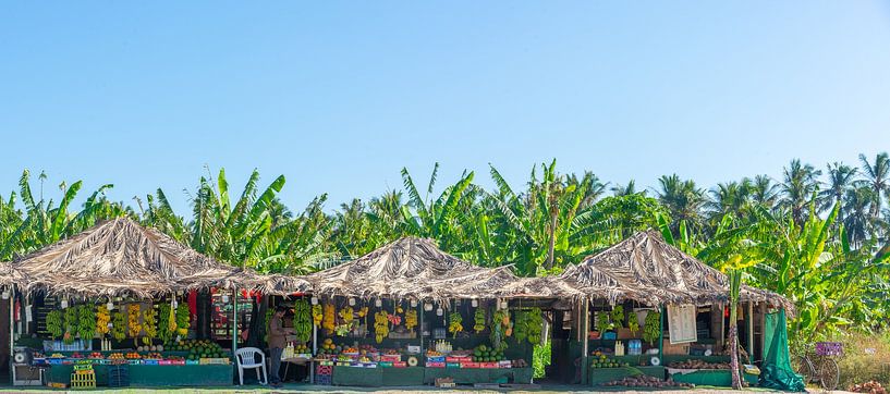 fruit kramen in Salalah, Oman van Jan Fritz